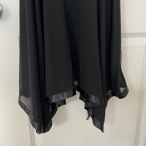 Semi-formal Junior’s Dress - Picture 8 of 17